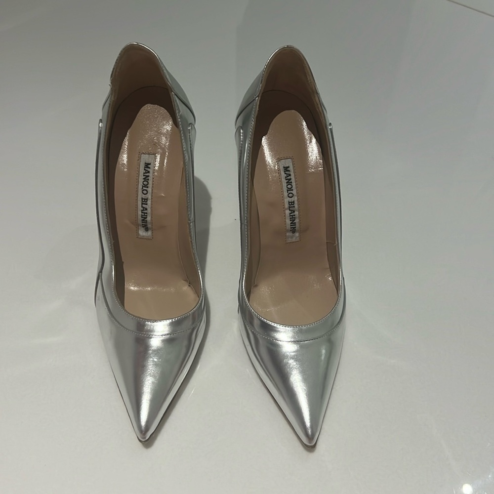 Manolo Blanik silver pumps size 38